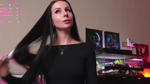 Snapshot of yaraliebe chatting on 06.19.26 Yara online show from 06.19.26