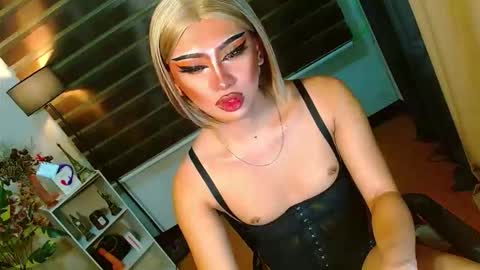 miss yasii online show from 04.11.26