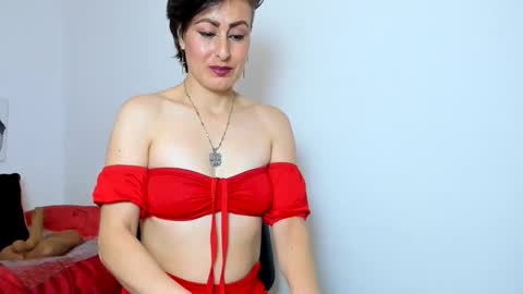 Yasemin online show from 10.15.25