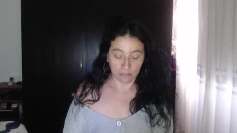 yasmin_love85 online show from 12.17.24