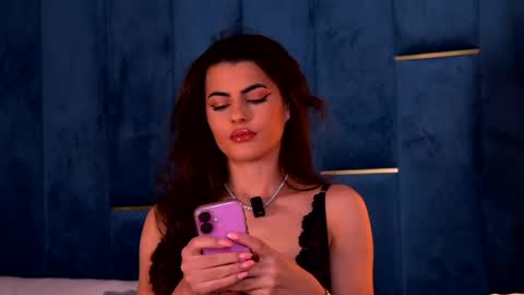 Snapshot of yasminaluna chatting on 04.27.26 Yasmina online show from 04.27.26