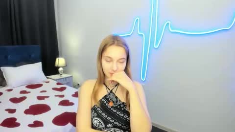 Snapshot of yasminasage chatting on 10.07.25 Yasmina online show from 10.07.25