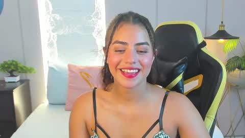 Snapshot of yaya23x chatting on 03.06.25 yaya23x online show from 03.06.25