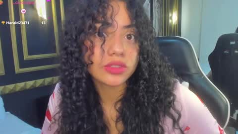 Snapshot of yaya23x chatting on 09.19.25 yaya23x online show from 09.19.25