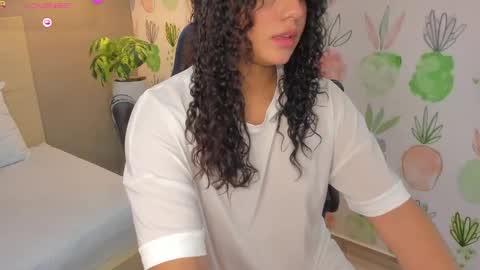Snapshot of yaya23x chatting on 10.01.25 yaya23x online show from 10.01.25