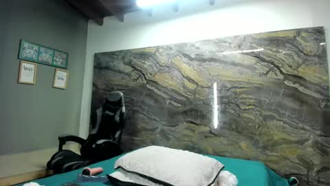 yaya____ online show from 02.19.25