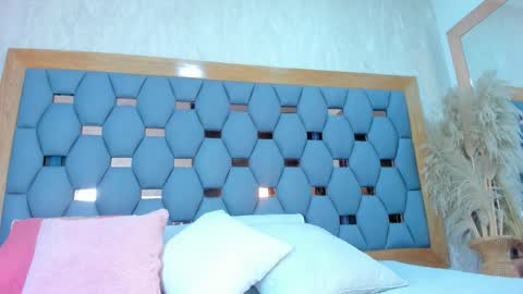 yayi derek  online show from 02.25.26