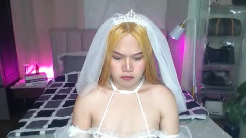 Snapshot of yazmin_shines chatting on 09.21.25 Yazzi online show from 09.21.25