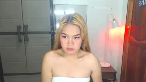 Snapshot of yazmin_shines chatting on 04.23.26 Yazzi online show from 04.23.26
