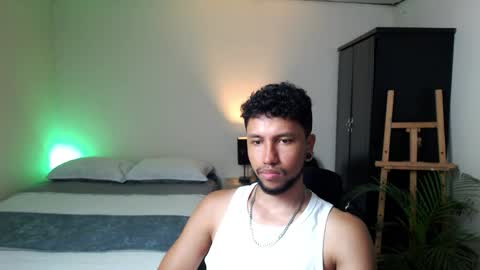 Snapshot of yeff_stone chatting on 05.19.26 yeff online show from 05.19.26