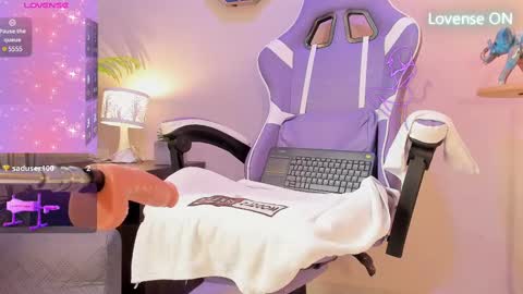 Snapshot of yeika_foxy chatting on 02.20.25 yeika_foxy online show from 02.20.25