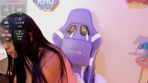 Snapshot of yeika_foxy chatting on 02.26.25 yeika_foxy online show from 02.26.25