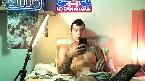 yeisoncastellanos1999 online show from 12.22.25