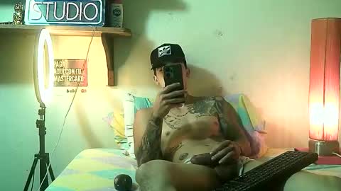 Snapshot of yeisoncastellanos1999 chatting on 05.27.26 yeisoncastellanos1999 online show from 05.27.26