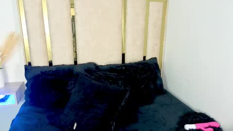 Yeli Amber online show from 04.21.26