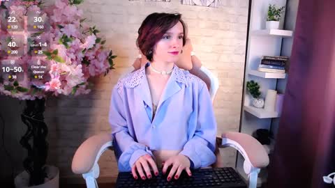 Snapshot of yellow_songbird chatting on 02.08.25 Liya online show from 02.08.25