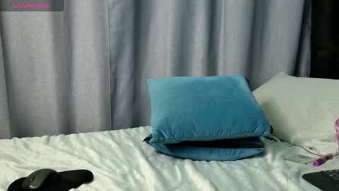 Yenni online show from 10.25.25