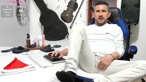 Snapshot of yeol_king chatting on 12.03.24 Yeol online show from 12.03.24