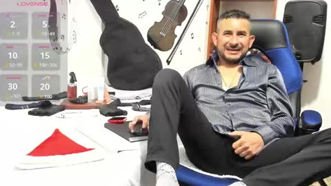 Snapshot of yeol_king chatting on 12.16.24 Yeol online show from 12.16.24