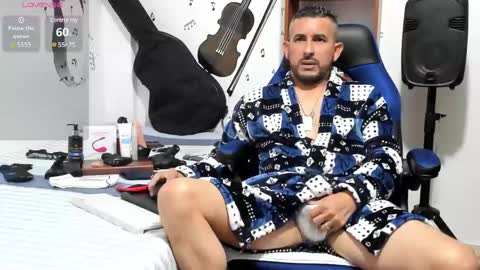 Snapshot of yeol_king chatting on 01.26.25 Yeol online show from 01.26.25