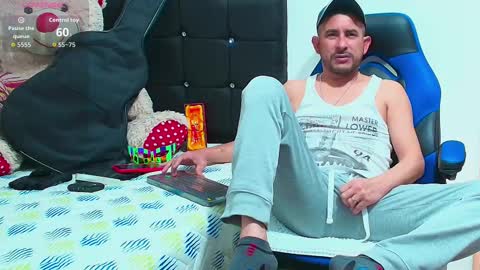 Snapshot of yeol_king chatting on 10.08.25 Yeol online show from 10.08.25