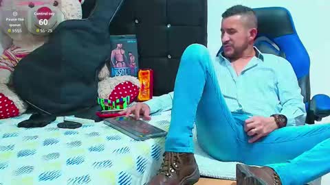 Snapshot of yeol_king chatting on 10.11.25 Yeol online show from 10.11.25