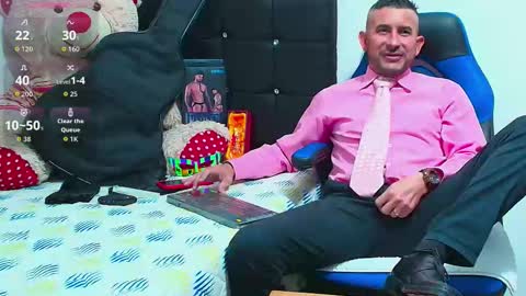 Snapshot of yeol_king chatting on 10.17.25 Yeol online show from 10.17.25