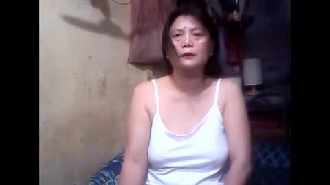 Snapshot of yesimpretty chatting on 06.06.26 hi im bea online show from 06.06.26