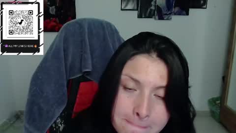 Snapshot of yessica_gomez01 chatting on 06.19.26 yessica_gomez01 online show from 06.19.26