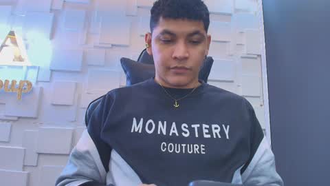  YHAN ALVAREZ25  online show from 03.06.25