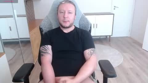 Snapshot of yhdxhy chatting on 05.14.26 James online show from 05.14.26
