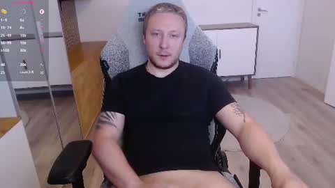Snapshot of yhdxhy chatting on 07.23.26 James online show from 07.23.26