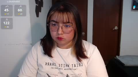 Snapshot of yini_angel07 chatting on 06.04.26 hii i am yini online show from 06.04.26
