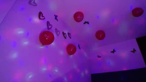 Yiny online show from 02.15.25