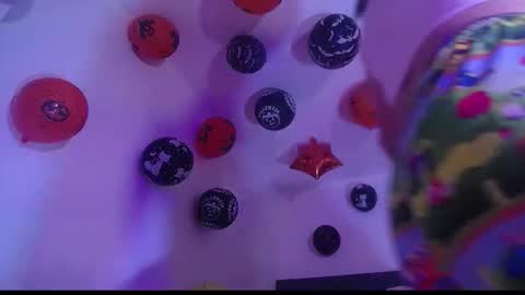 Yiny online show from 10.24.25