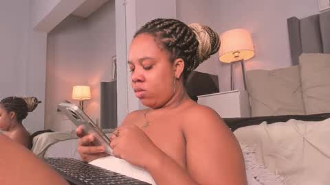 roxie reyes  online show from 09.20.25