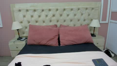 yiyisandoval online show from 04.06.26