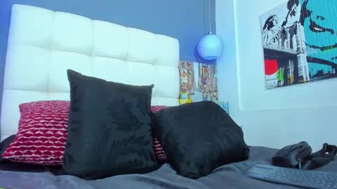 Yiyo online show from 11.06.25