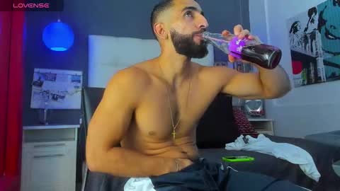 Yiyo online show from 11.28.25