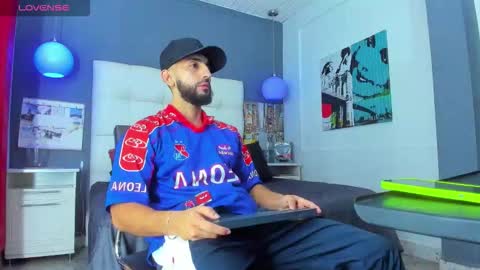 Yiyo online show from 12.02.25