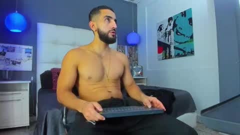 Yiyo online show from 12.03.25