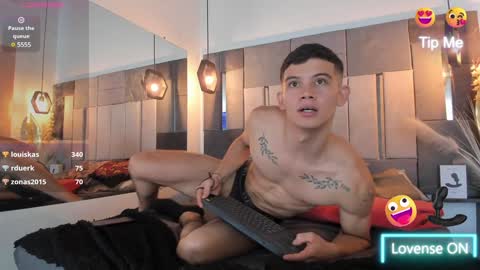 yizus_bonz online show from 12.12.24