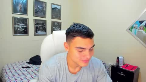 Snapshot of yker18 chatting on 12.12.24 yker online show from 12.12.24