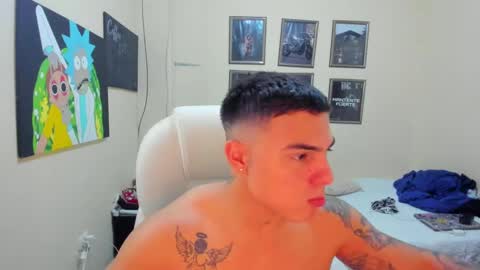 Snapshot of yker18 chatting on 01.04.25 yker online show from 01.04.25