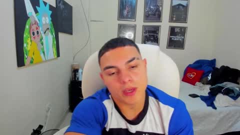 Snapshot of yker18 chatting on 01.29.25 yker online show from 01.29.25