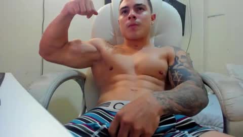 Snapshot of yker18 chatting on 09.12.25 yker online show from 09.12.25