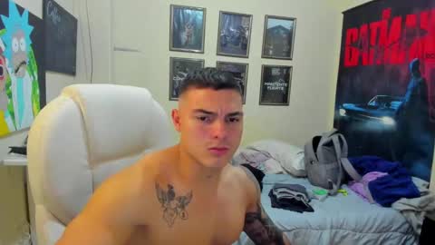 Snapshot of yker18 chatting on 09.13.25 yker online show from 09.13.25