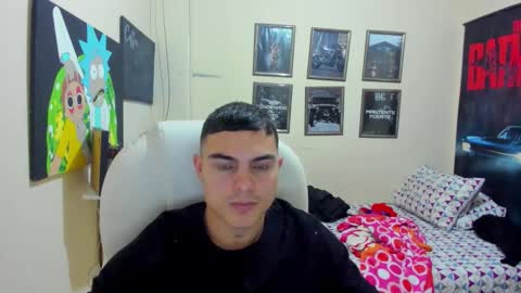 Snapshot of yker18 chatting on 09.29.25 yker online show from 09.29.25