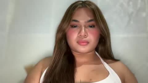 yllana love online show from 02.15.25