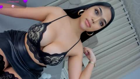 ylonagrae online show from 11.12.25